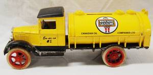 lot 4534 image: White Rose Gasoline, Die Cast Metal, Tanker, Locking Coin Bank wKey