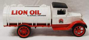 lot 4536 image: Collectible 1931 Hawkeye LION OIL Tanker, No. 1 in Series w Locking Coin Bank w Key (Die Cast Metal)