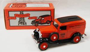 lot 4554 image: Phillips 66 1932 Ford Powder Truck. Collector Series No. 2 (Coin Bank, wKey)