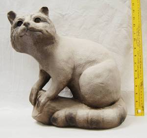 lot 4638 image: Beautiful Raccoon Yard Art Decor.