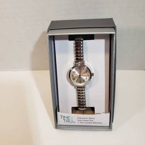 lot 235 image: Time and Tru Easy Read 12-hour Dial second hand silver expansion wristband watch womens