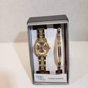 lot 238 image: Time and Tru Watch Bracelet set with Crystal Accents Round 12 hour dial gold face gold wristband watch womens