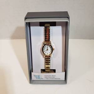 lot 243 image: Time and Tru Easy Read 12-hour Dial Second hand White face Narrow Gold expansion wristband watch womens