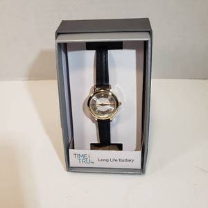 lot 246 image: Time and Tru Easy Read 12-hour Dial Second hand Long Life Battery Black Leather wristband watch womens