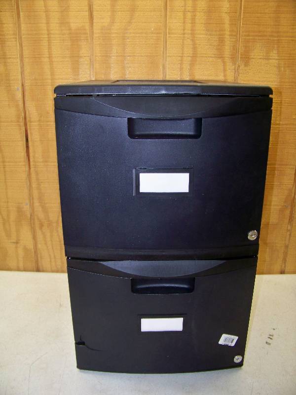 lot 1098 image: Storex 2 Drawer Plastic File Cabinet
