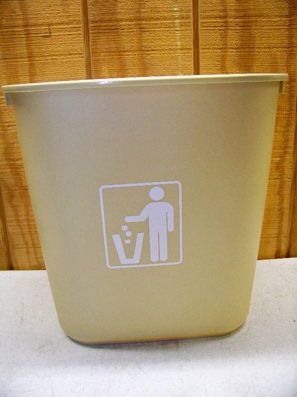 lot 1113 image: Case of 12 Office Trash Cans Waste Baskets