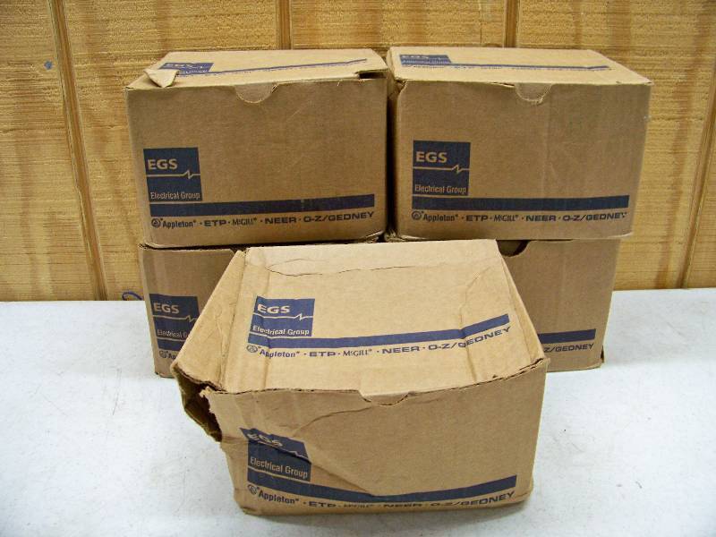 lot 1133 image: 5 Cases of 20 Appleton 34 Cast Graylon Iron Cover with FIP Gasket