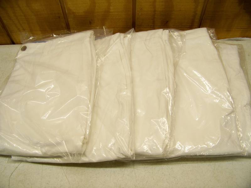 lot 1175 image: 5 Pair Mens Mossimo Slim Straight Pants