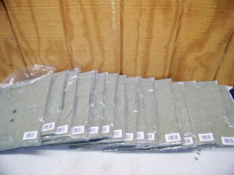 lot 1163 image: Lot of 16 Mens Merona Short Sleeve Henley