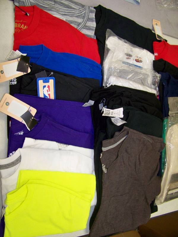 lot 1182 image: 30 Pieces Mens Clothing