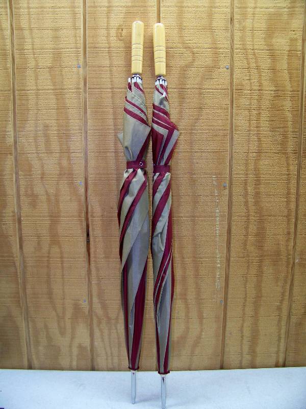 lot 1271 image: 2 Golf Umbrellas