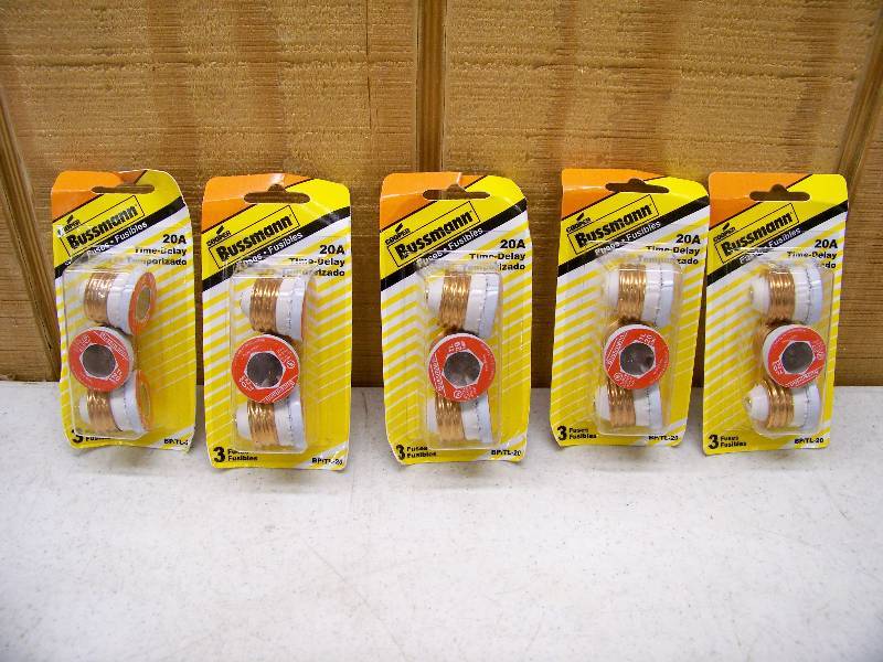 lot 1295 image: Case of Bussman 20A Time Delay Fuses