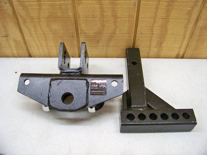 lot 1315 image: Curt 14000 lb Receiver Stabalizer Hitch
