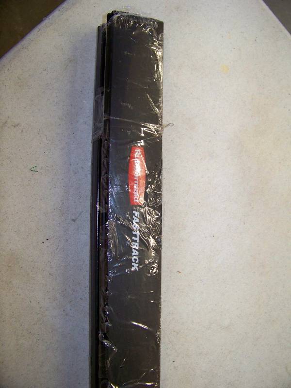 lot 1359 image: 3 Rubbermaid Fasttrack Rails