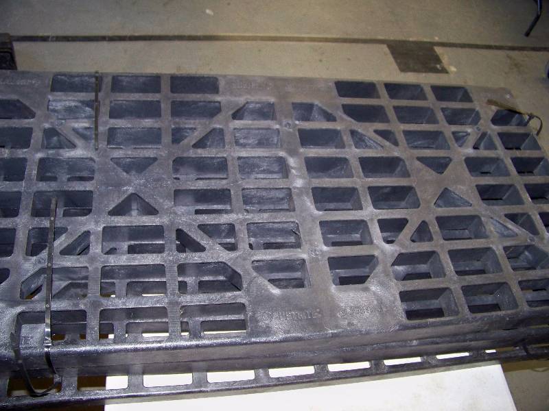lot 1367 image: 3 Barrel Grates