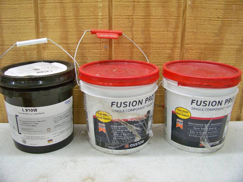 lot 1396 image: Grout and Countertop Adhesive