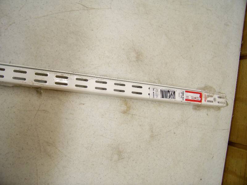 lot 1409 image: 2 Pieces Elfa Shelf Brackets