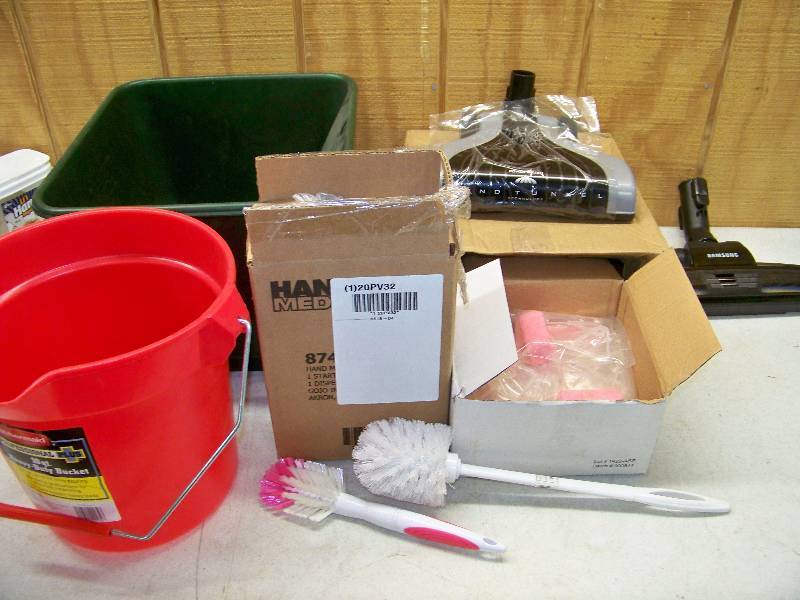 lot 1438 image: Cleaning Supplies