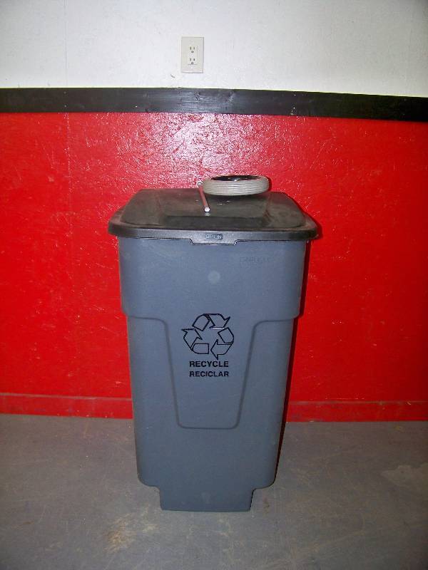 lot 1445 image: Carlisle Trash Can