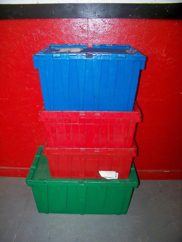 lot 1446 image: 4 Flip Top Storage Totes