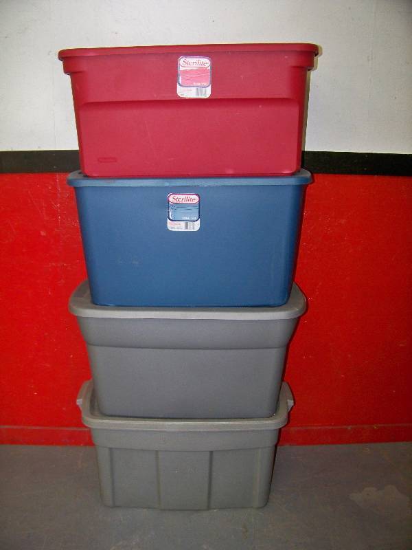 lot 1448 image: 4 30 Gallon Storage Totes