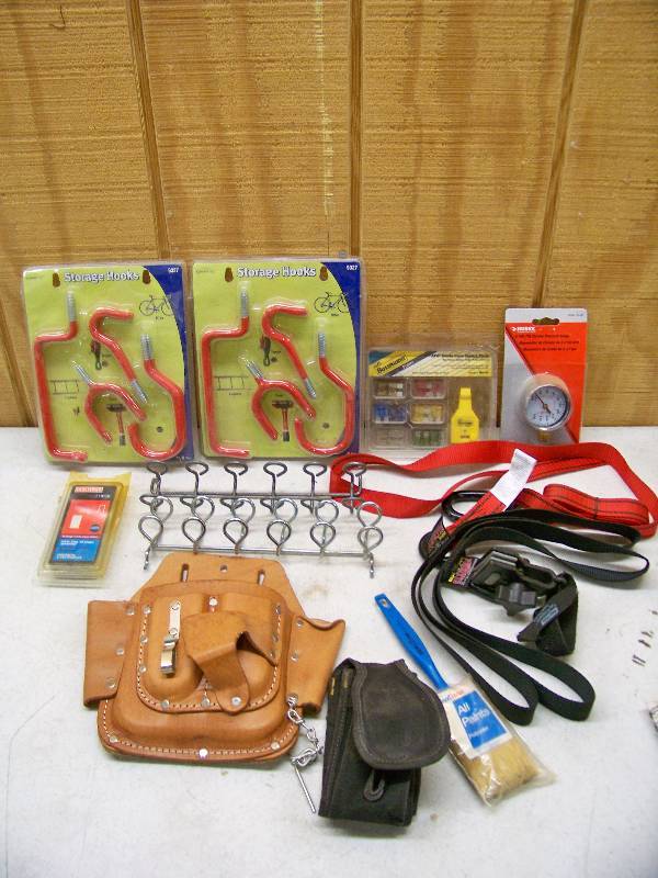 lot 1462 image: Tools and Hardware