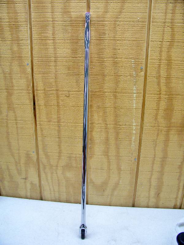 lot 1471 image: Matco 30 Break Over Bar