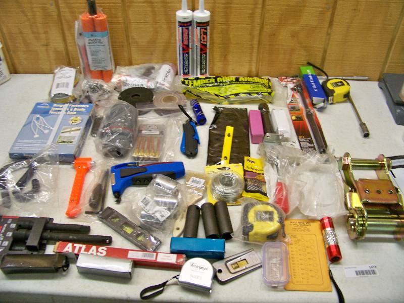 lot 1472 image: Miscellaneous Tools and Hardware
