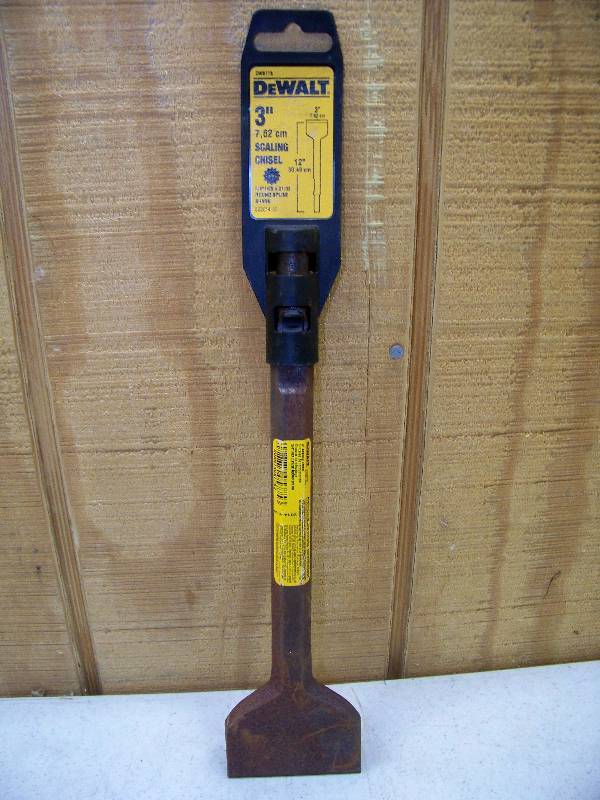 lot 1469 image: DeWalt 3 x 12 Scaling Chisel