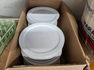 lot 3519 image: 10 Inch Ceramic Plates