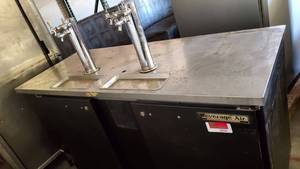 lot 3535 image: Beverage Air 2 Keg Kegerator