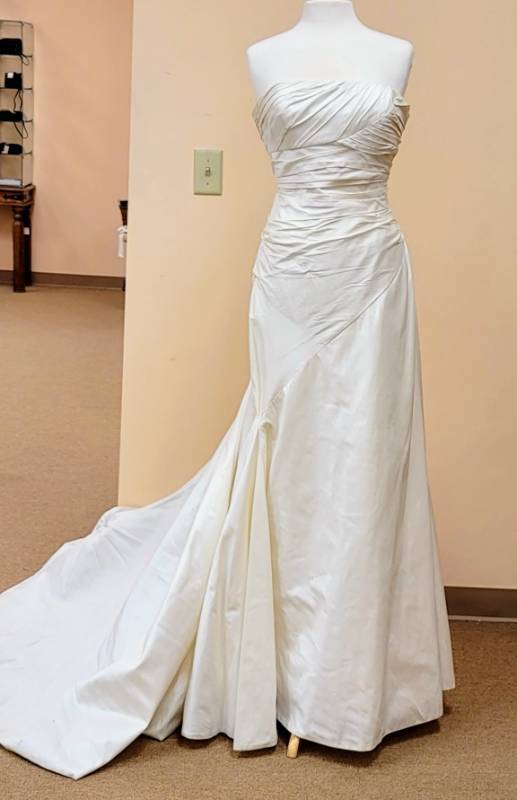 Vogue Princess | Justin alexander wedding dress, Stunning wedding dresses,  Ball gown wedding dress