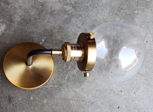 lot 4018 image: Sconce Light Fixture