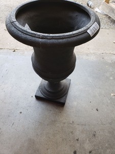 lot 4028 image: Allen  Roth 14.9Qt Outdoor Planter