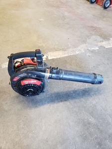 lot 4043 image: Crafstman Blower