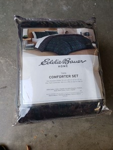 lot 4087 image: Eddie Bauer Home Twin Comforter Set
