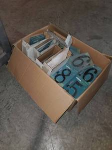lot 3449 image: Very Large Lot of Atlas Decor House Numbers Various Numbers