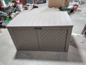 lot 14471 image: Suncast 29 x 49 x 27H Grayish Beige Deck Box