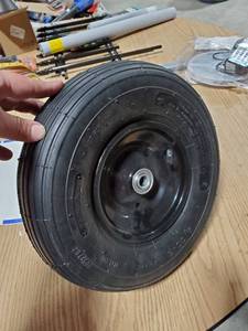 lot 14478 image: 4.00 - 6 wheel and tire
