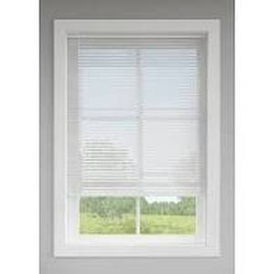 lot 14369 image: Levolor 1-inch Aluminum Blinds 22 -in X 72-in. White Color.