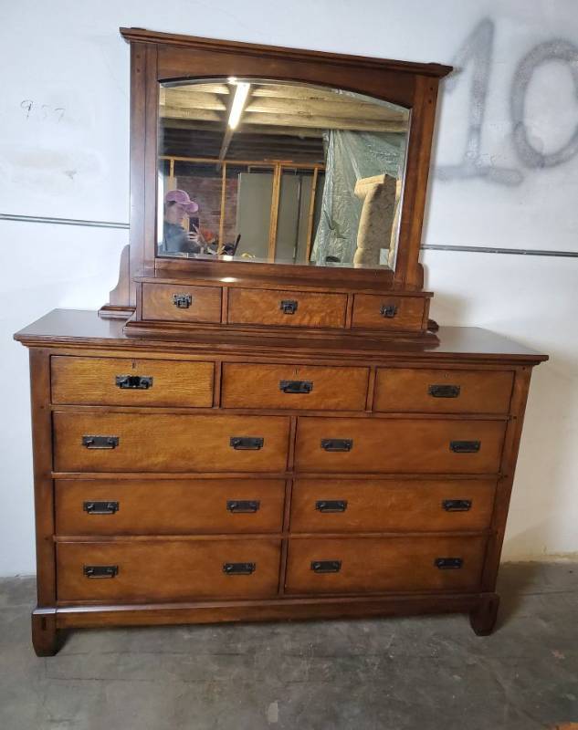 KANSAS CITY KS 4 Piece NFM Ashley Bedroom Set Vintage Dressel