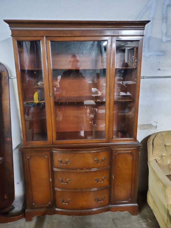 KANSAS CITY KS 4 Piece NFM Ashley Bedroom Set Vintage Dressel