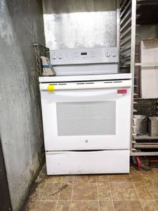 lot 8509 image: GE Oven