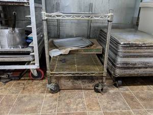 lot 8511 image: Rolling Cart