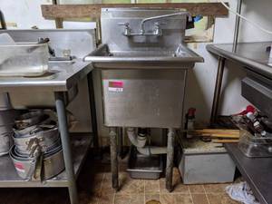 lot 8520 image: Sink, Buyer Responsible For Removal