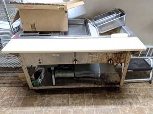 lot 8532 image: Waterless Food Warming Table On Casters