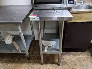 lot 8537 image: Regency Stainless Steel Prep Table