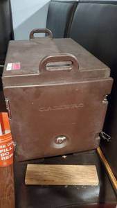 lot 8561 image: Cambro Food Holder