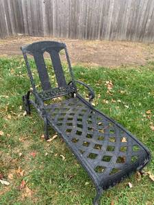 lot 101 image: Reclining Cast Aluminum Chaise Lounge With Wheels