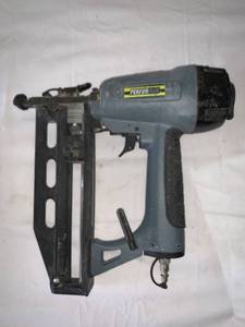 lot 4578 image: Performax 2 12 Inch 16-Gauge Finish Nailer Working Location A2